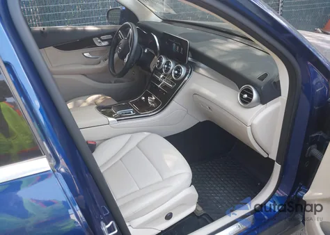 2021 Mercedes-Benz Glc 300 4Matic Suv from USA, damaged, VIN W1N0G8EB8MF948937